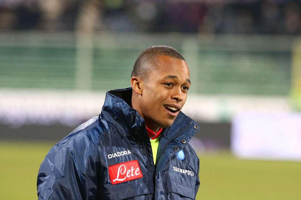 Il Napoli rilancia per Ogbonna e offre Santacroce 