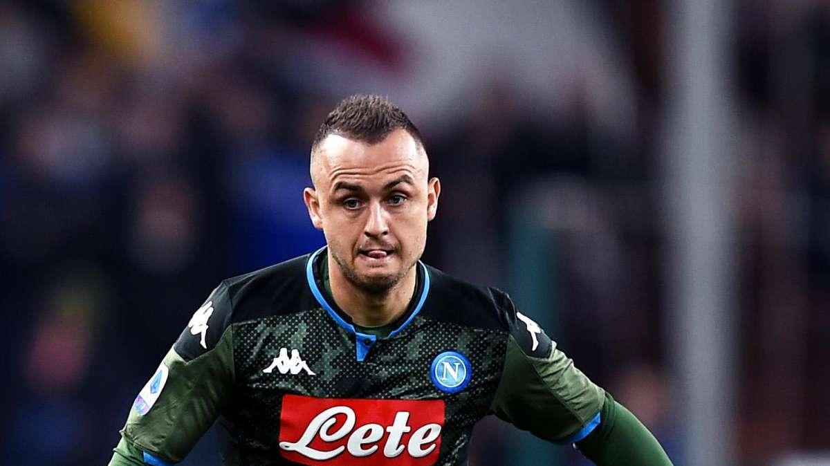 Ripresa degli allenamenti per il Napoli. Terapie per Ounas, personalizzato per Lobotka