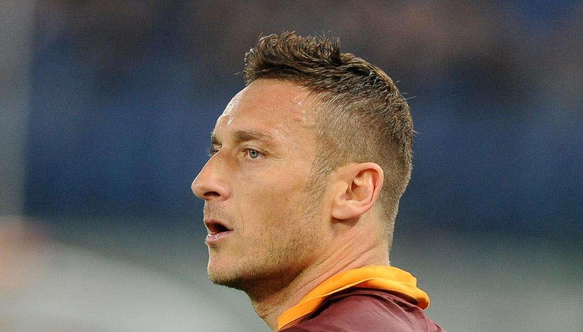 Roma, Totti: "Il Torino è un avversario da prendere con le molle"