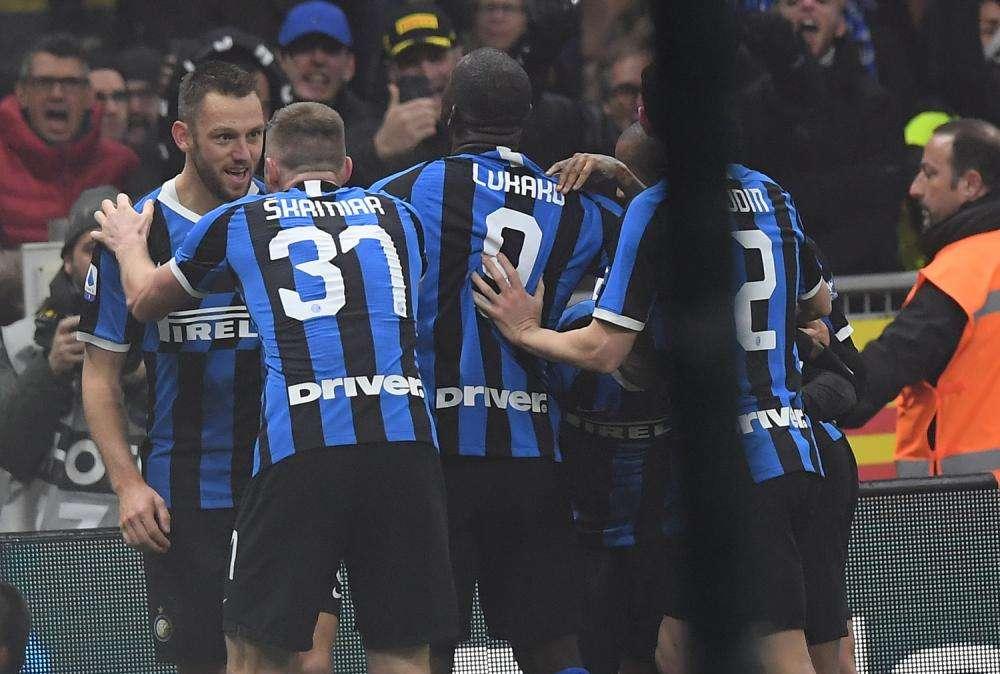 Inter, tutti negativi al Covid-19 giocatori e staff 