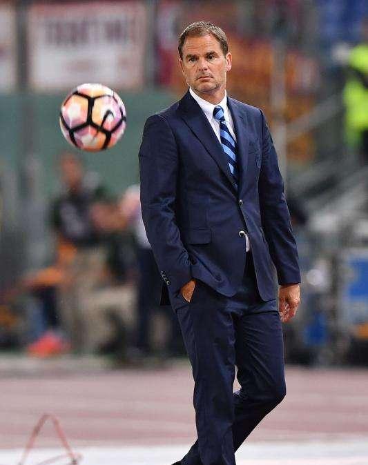 De Boer dirige l'allenamento e domani sarà in conferenza stampa 