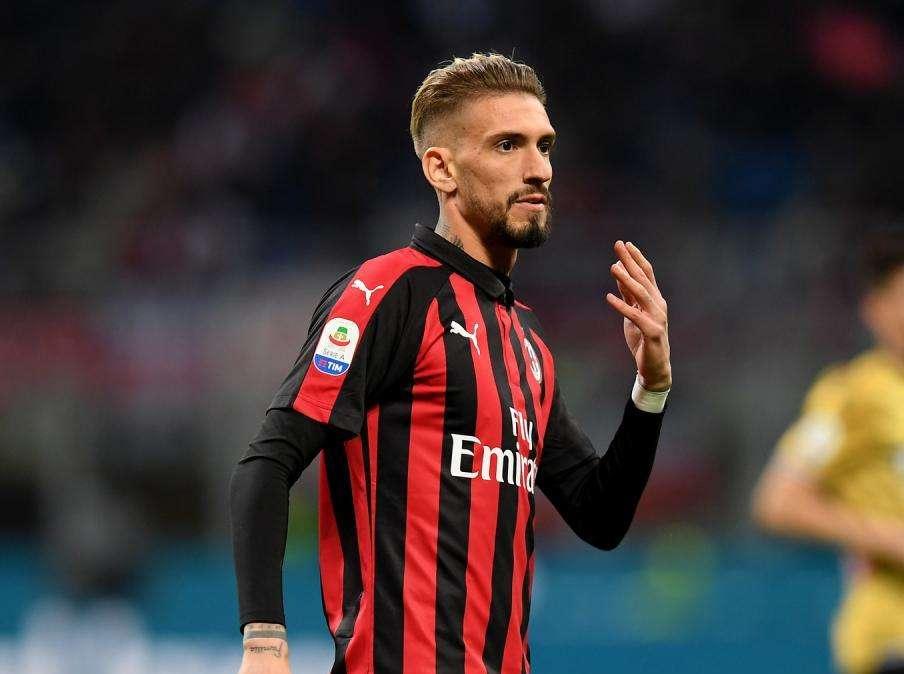 Castillejo vuole rimanere al Milan, ma i rossoneri vogliono monetizzare