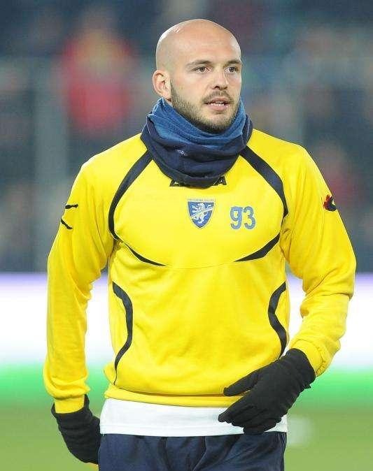 Ufficiale, Ajeti al Crotone 