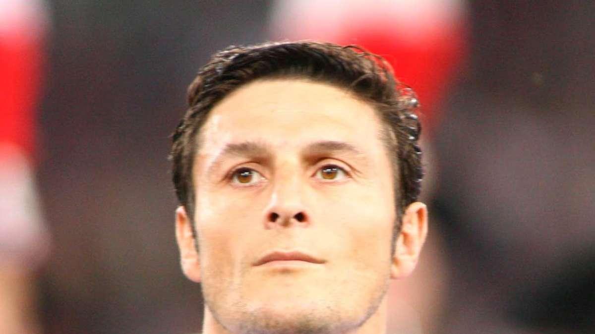 Inter, Zanetti pronto a far sospendere la partita in caso di cori razzisti 