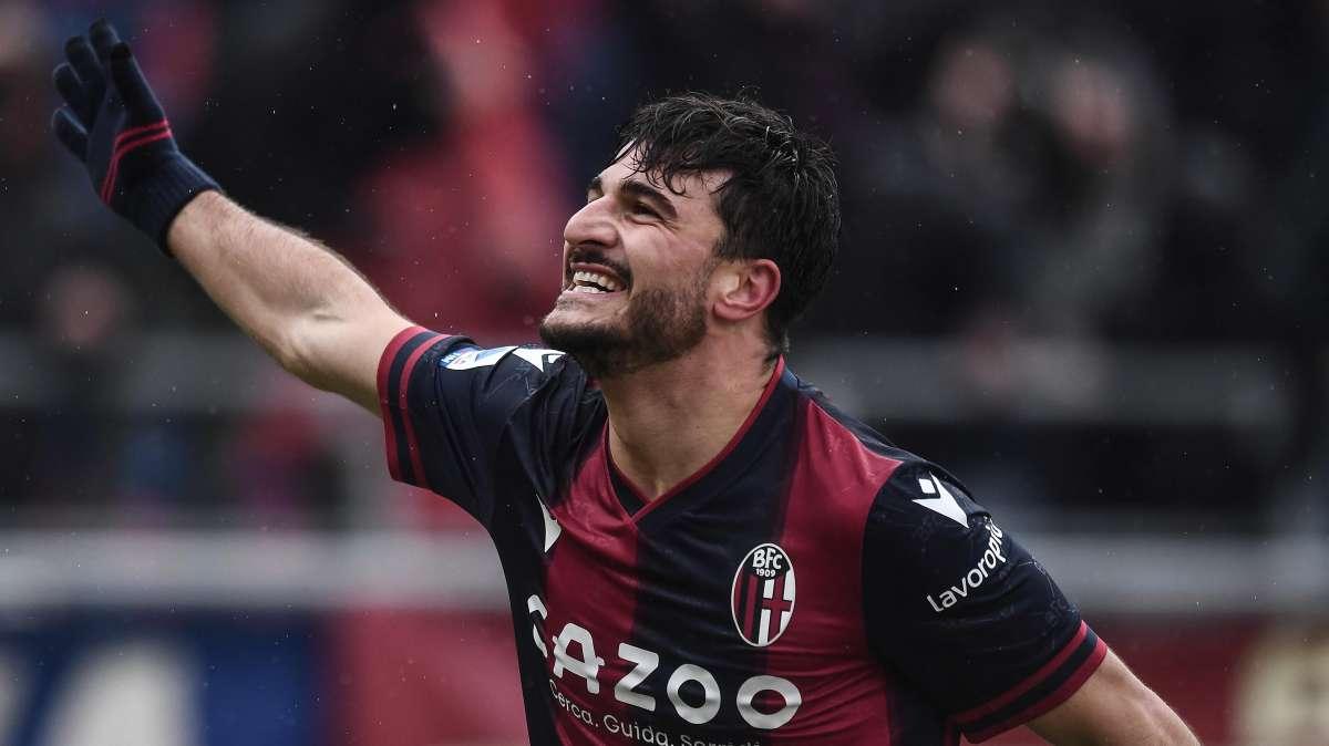 Bologna, il futuro di Orsolini resta in standby
