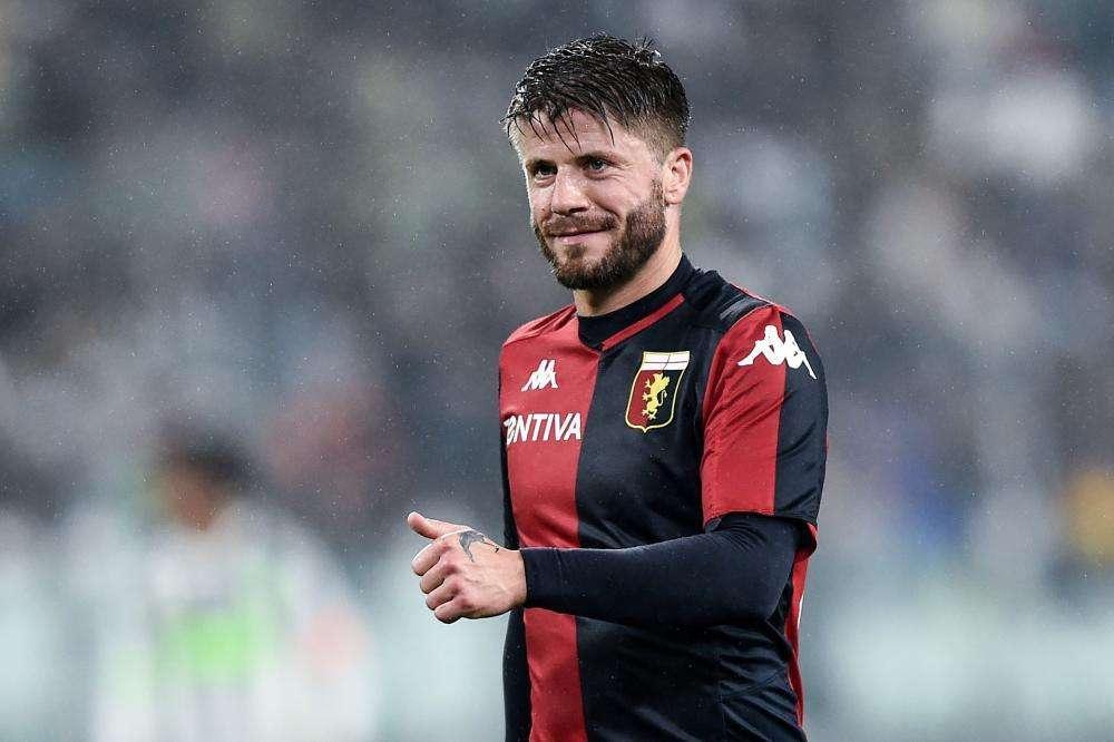 Verso Genoa-Toro: la stella rossoblù Schone ancora a rischio esclusione
