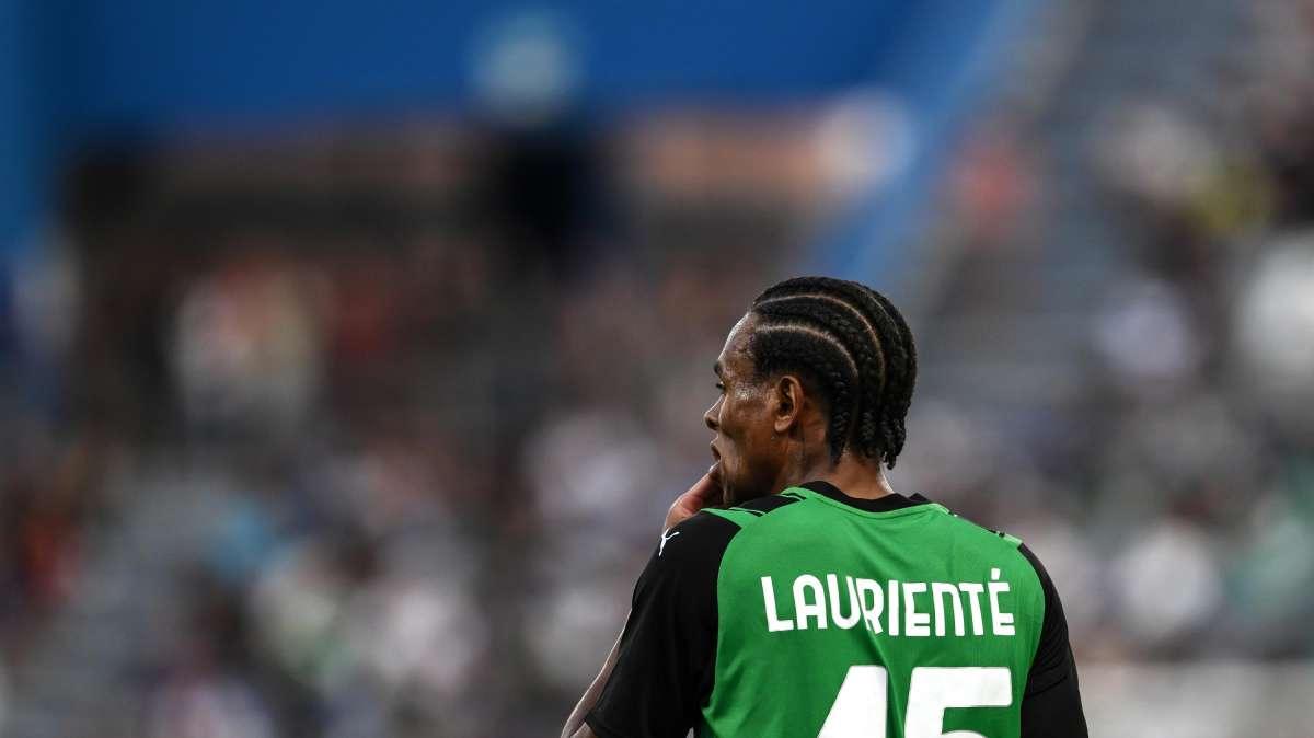 Lazio, accordo con Lauriente, manca quello con il Sassuolo
