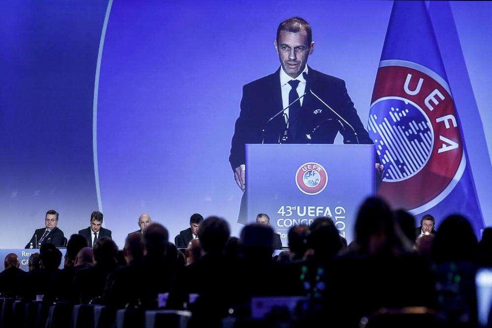 Uefa invita due donne arbitro italiane