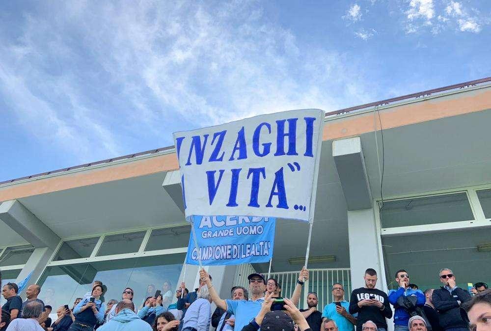 Lazio, allenamento a porte aperte con i tifosi che esaltano Inzaghi. Vittoria per 10-0 in amichevole 