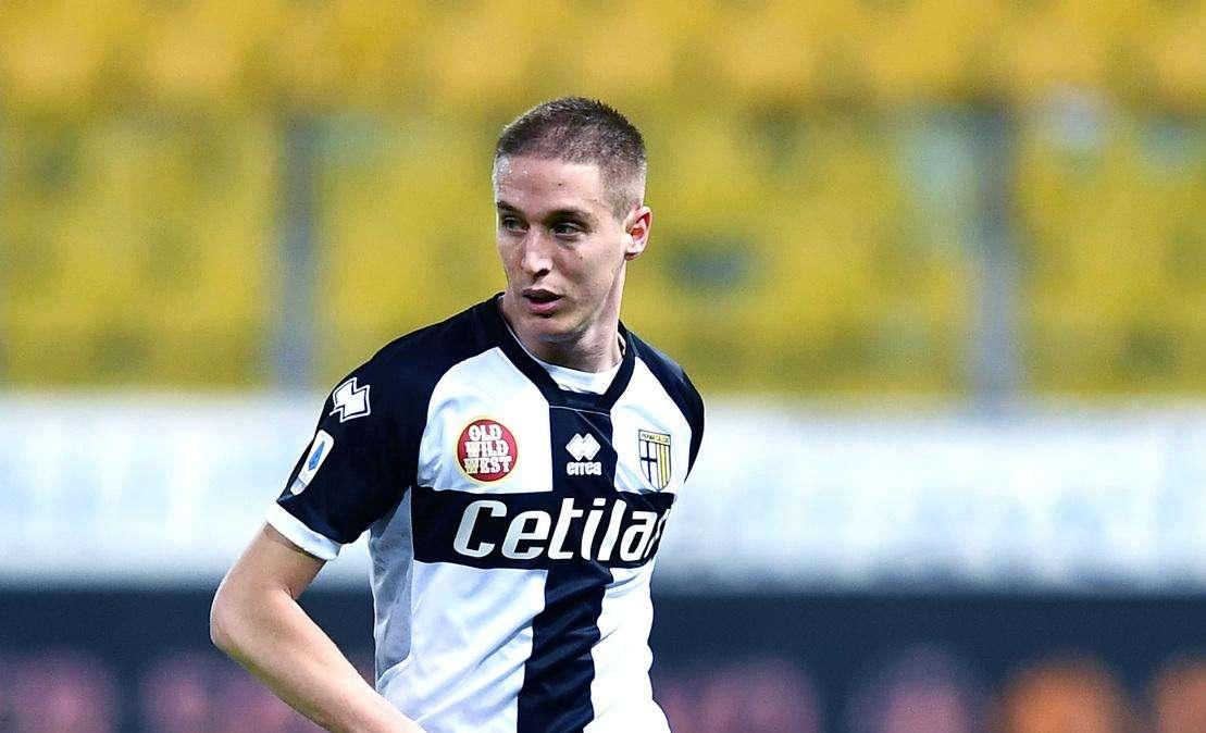 Il laterale per Juric gioca nel Milan: la concorrenza però è folta