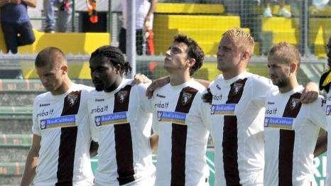 Le foto delle maglie granata brandizzate Valmora
