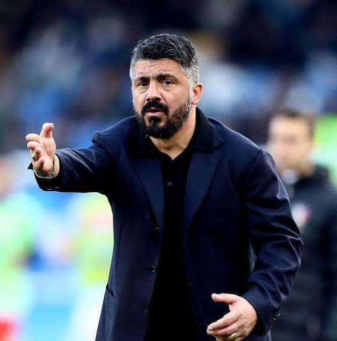 Napoli fermato sull'1-1 dal Barcellona che chiude in dieci