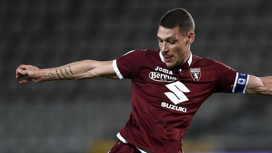 Mercato? Il Gallo ha di meglio a cui pensare: il bacio della sua Giorgia