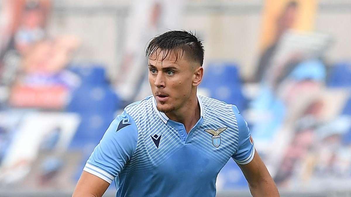Lazio, allenamento di scarico e due giocatori con sintomi Covid-19 