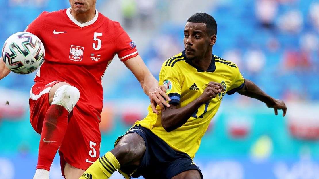 LIGA - More and more suitors on Real Sociedad hitman Isak