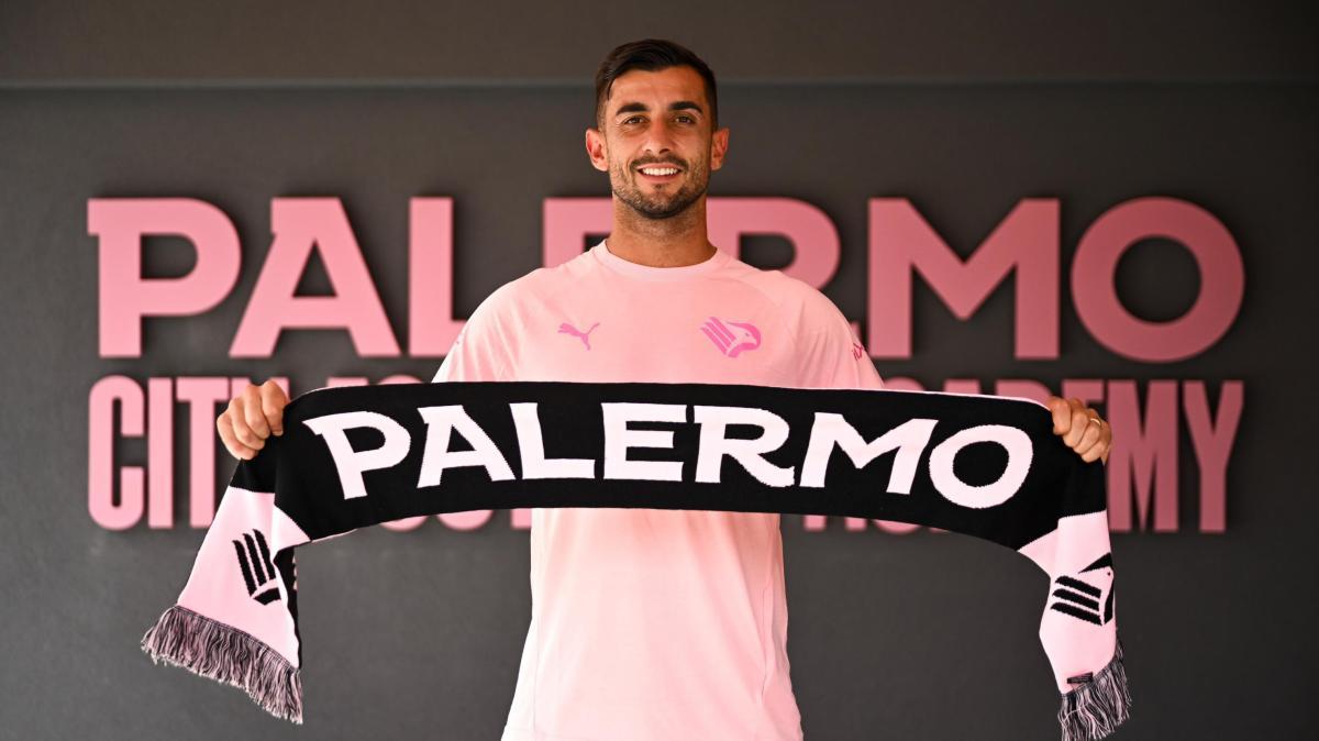 Mattia Perin leaves Juventus as Palermo complete permanent transfer