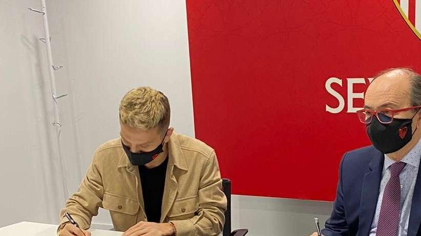 SEVILLA FC, Papu GOMEZ: "Maybe I joined here because of Maradona"