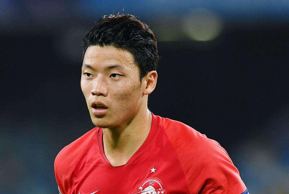 PREMIER - Wolves confirm Hwang on permenant deal