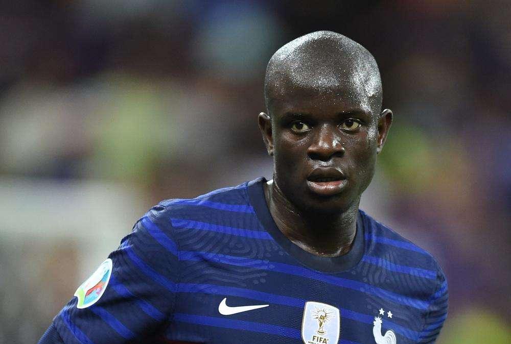 PREMIER - Chelsea open to Kante sale