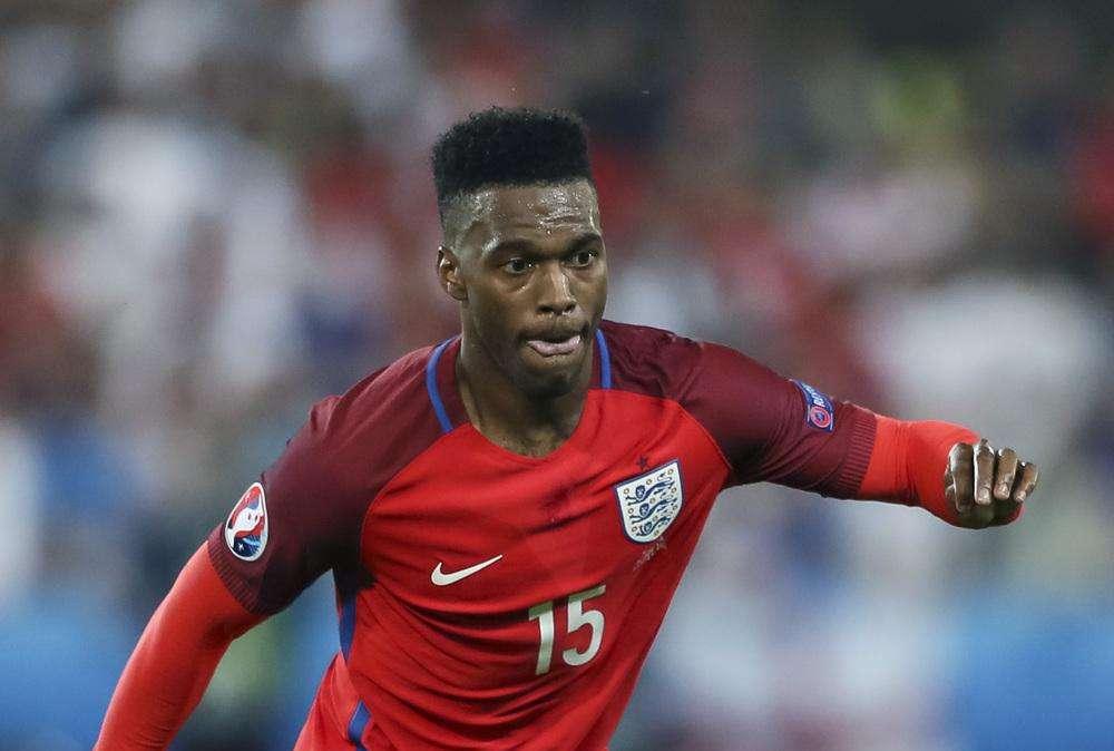 SOCIAL - Sturridge moves to Australia, seeks barber for a trim