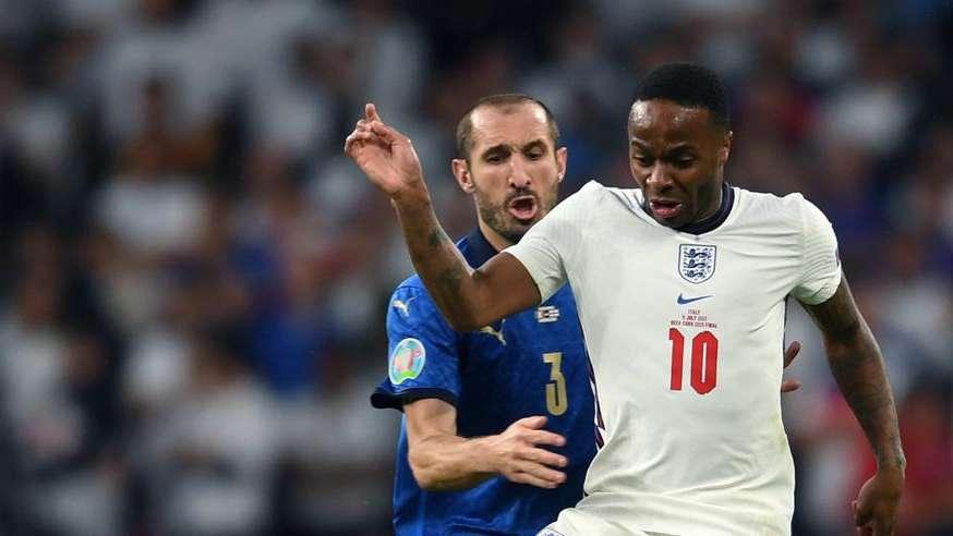 TRANSFERS - Barcelona FC going on an "empty-pocket" move on Sterling