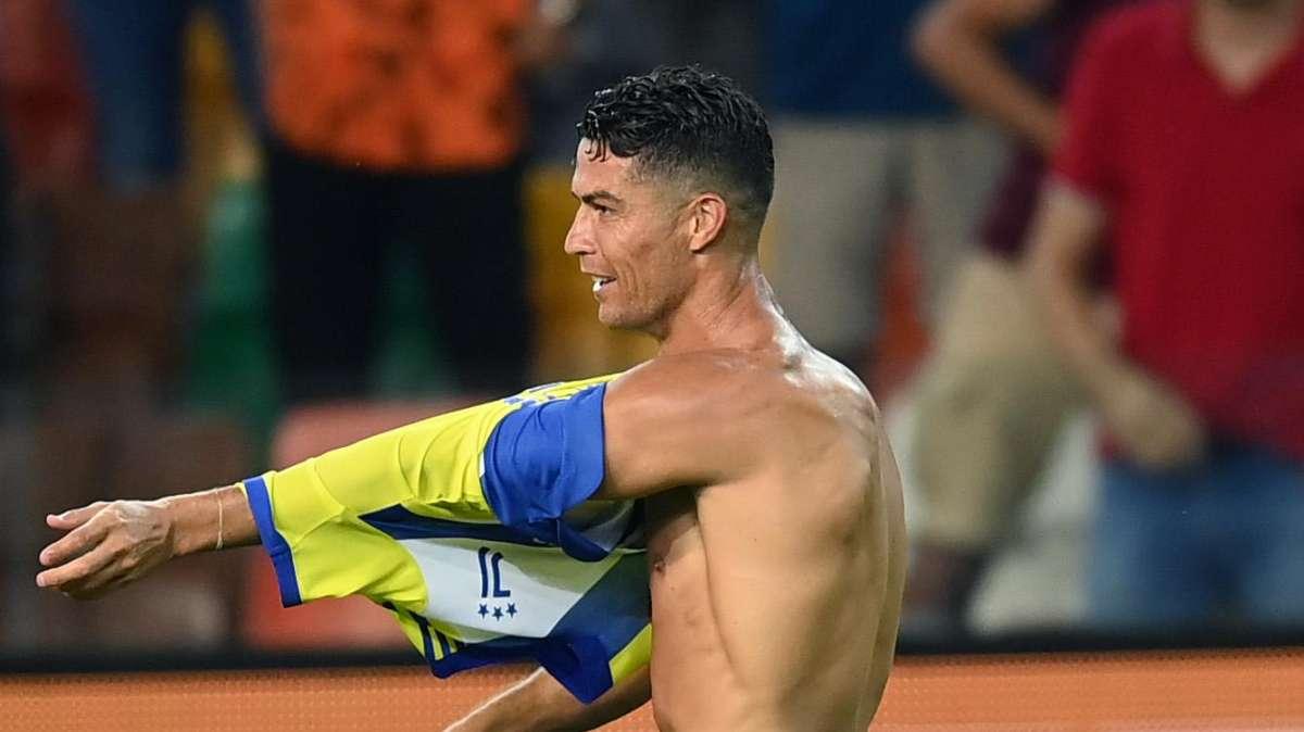SOCIAL - CR7 at United, his sister throws a dig at Juve