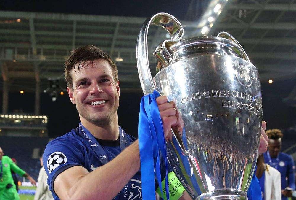 PREMIER - Two Spanish giants after Chelsea captain Azpilicueta