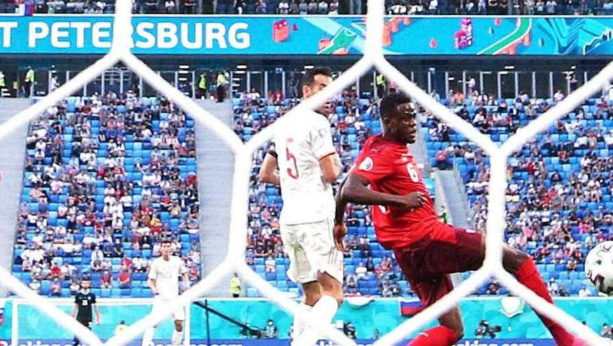 SERIE A - Napoli planning a move at Denis Zakaria
