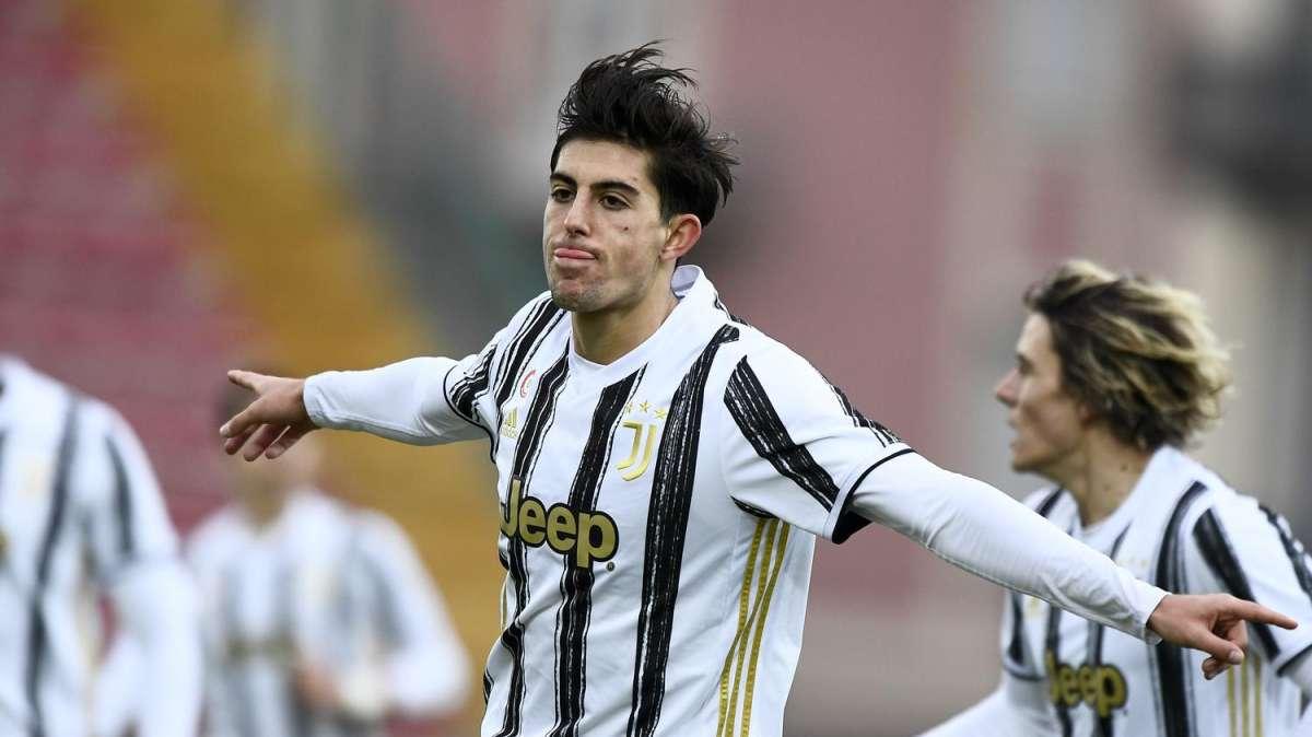 SERIE A - Two Serie A sides observing Filippo Ranocchia