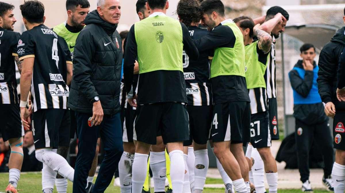 L'Ascoli si salva per il rotto della cuffia ma la stagione resta orrenda