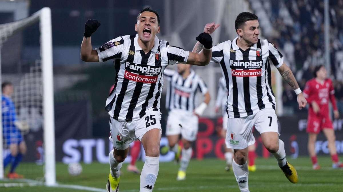 Ascoli spettacolo ma non basta: ora i playoff sono l’ultima strada per la Serie B