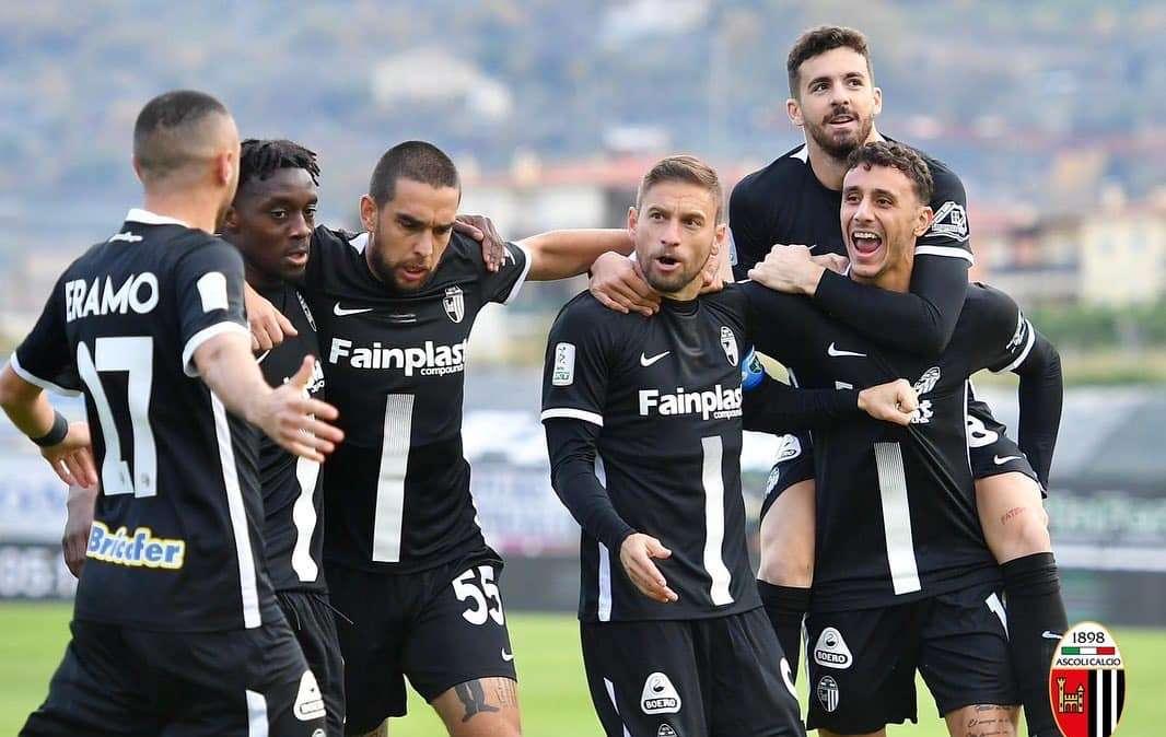 Ternana-Ascoli, match per i playoff che si gioca anche sul mercato