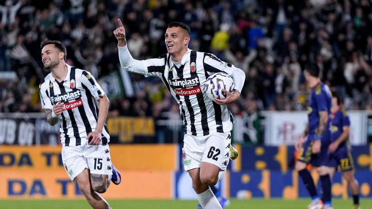 Milanese trascina l’Ascoli ai playoff: la stagione della consacrazione che fa sognare i tifosi