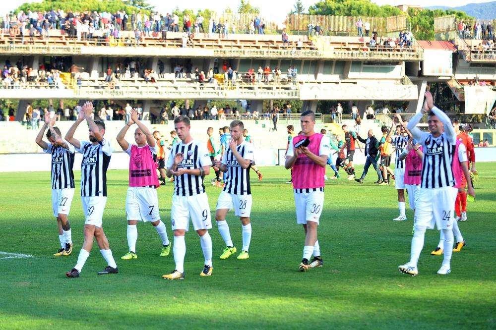 Vivarini ne convoca 25 per il Lecce