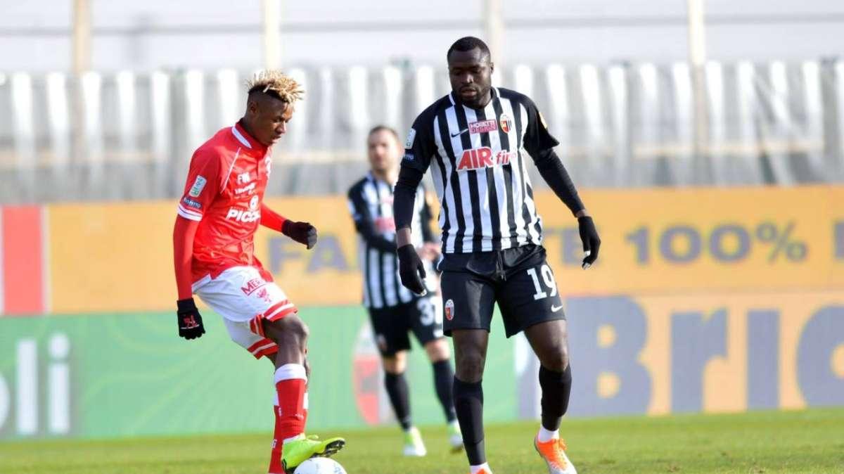 Febbre per Troiano, Addae a riposo per una forte contusione