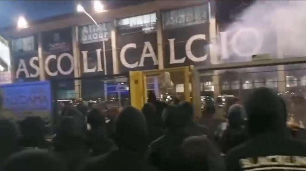 Ascoli, scontri al Del Duca: la situazione dopo la retrocessione