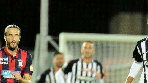 Follia Da Cruz: prima l'espulsione poi va contro i tifosi bianconeri