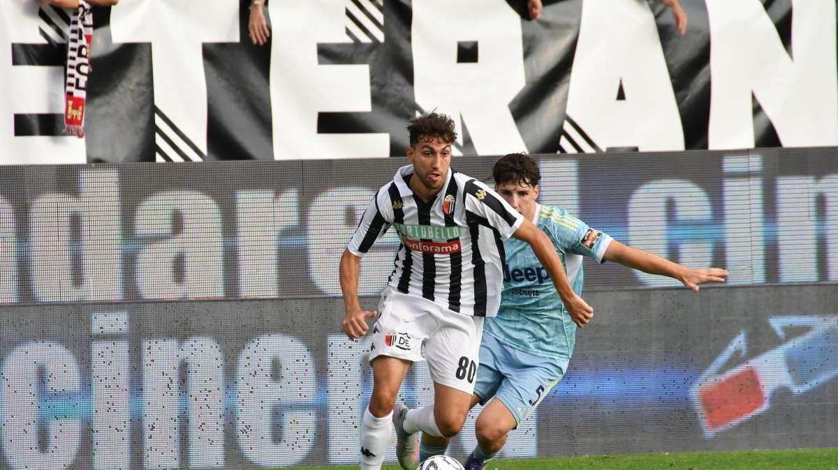 Corradini dirige, l’Ascoli vola: contro il Livorno azione da grande squadra