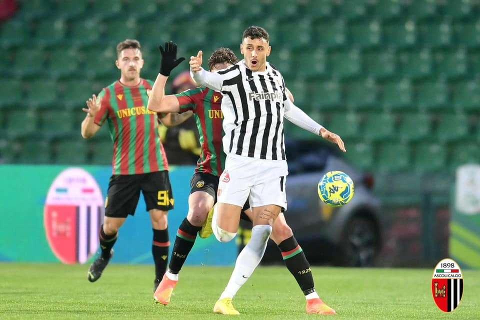 Mercato Ascoli: inserimento della Salernitana per Collocolo