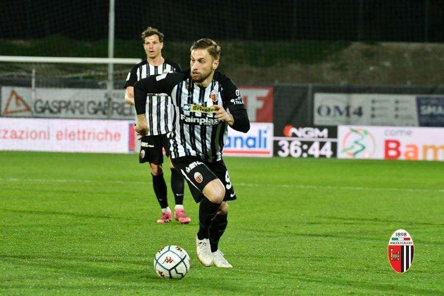 Dionisi sul mercato: "Abbiamo piena fiducia nella società e nel presidente"