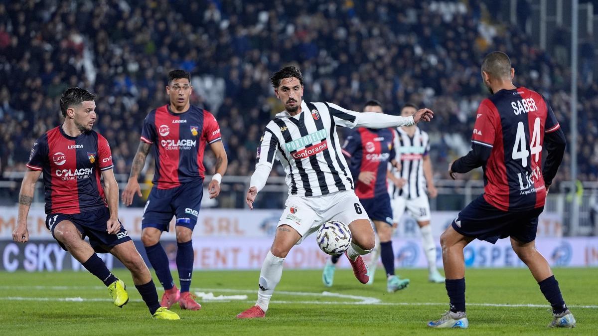 UFFICIALE - Ascoli, fine del cammino comune con Emanuele Ndoj