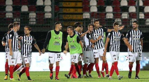 Ascoli in vacanza ma la testa è già al mercato