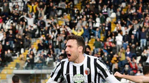Roma-Ascoli 0-1, Bucchi supera Mourinho grazie al gol di Botteghin 