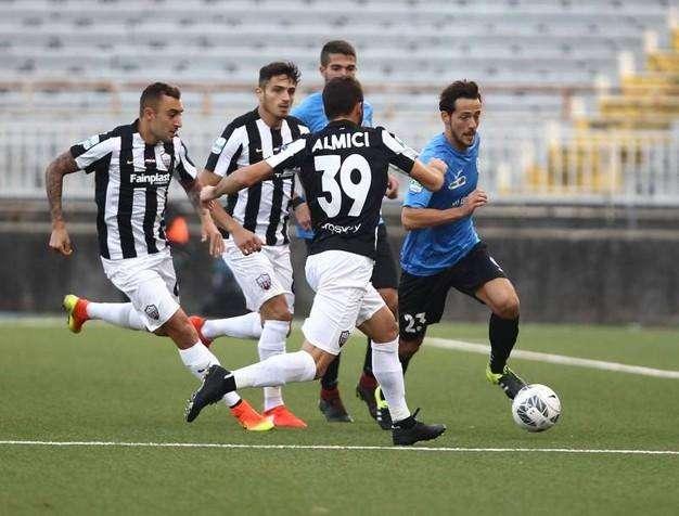 L'Ascoli perde ma sulla corsia destra migliora