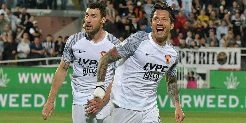 CdS - Benevento alle semifinali playoff: Lapadula elimina l'Ascoli