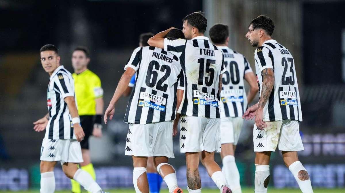 Torres-Ascoli, Tomei convoca 24 bianconeri