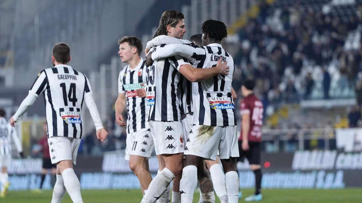 Ascoli, ora nessuno può nascondersi: i bianconeri hanno tutto per vincere i playoff