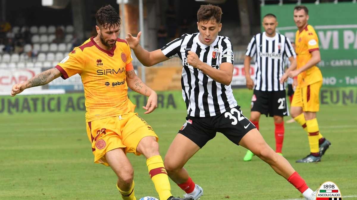 Giovane in campo 90 minuti con l'Italia Under 20