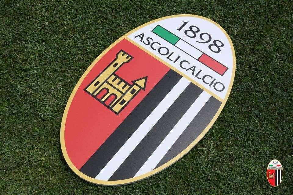 Ascoli Calcio, testa al campionato e occhi sul mercato
