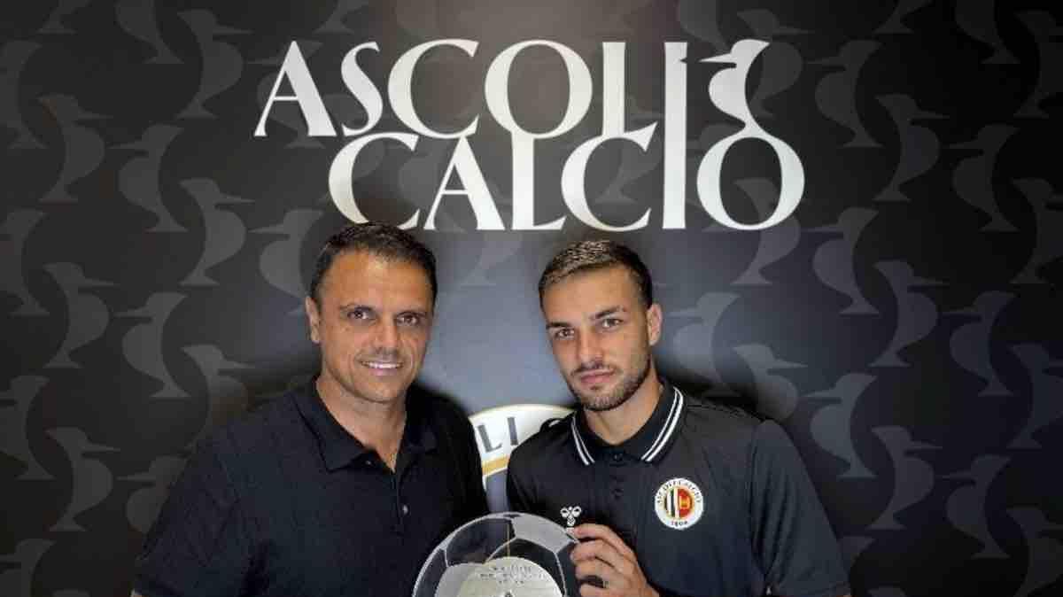 Ascoli - D'Uffizi premiato dall'AIC come 'Capocannoniere Serie C 25/26"